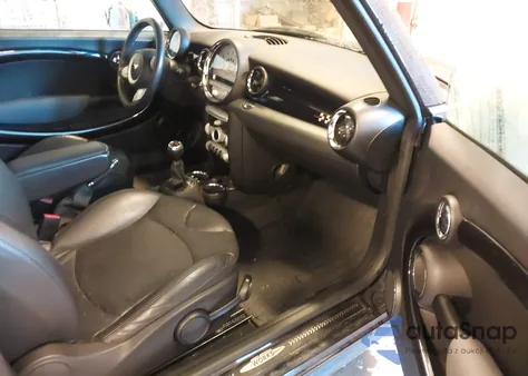 2009 Mini John Cooper Works from USA, damaged, VIN WMWMF93529TF96428